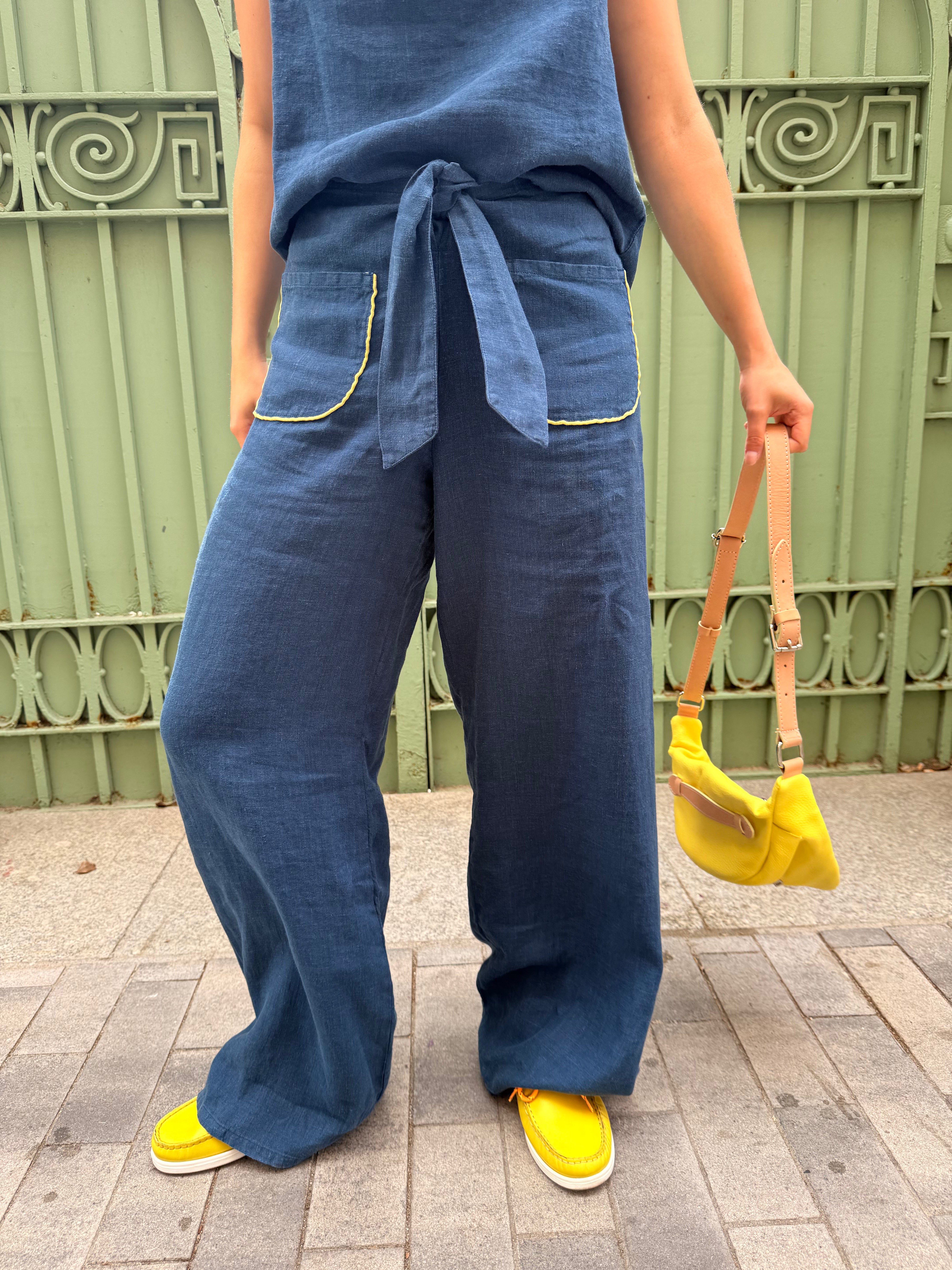Pantalon en lin bleu Lazo