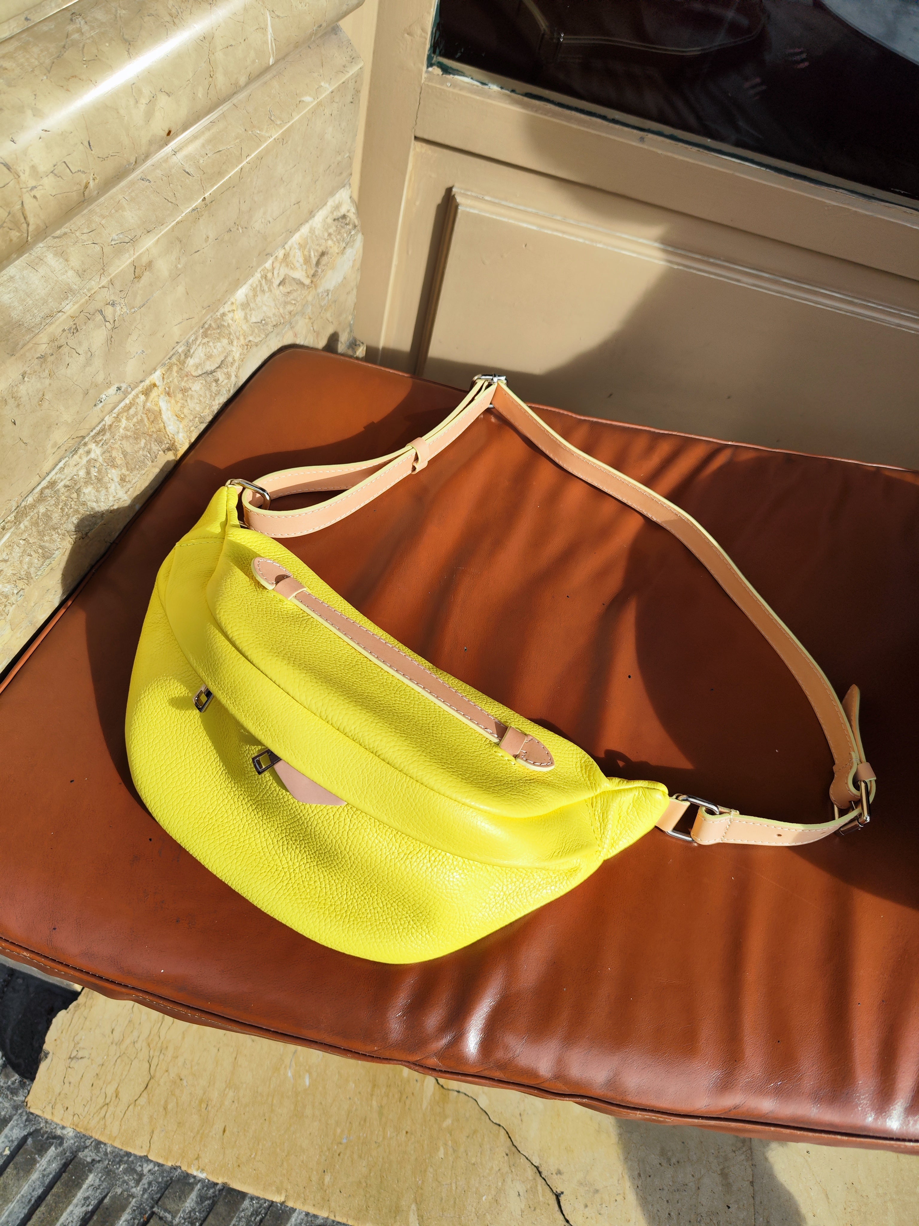 Marsupio in pelle giallo